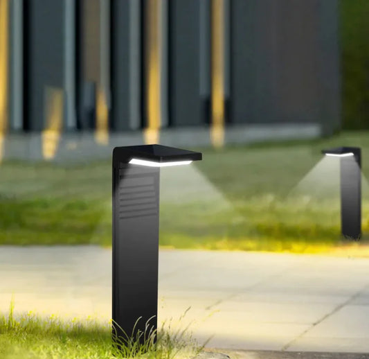 Luz solar brillante para caminos